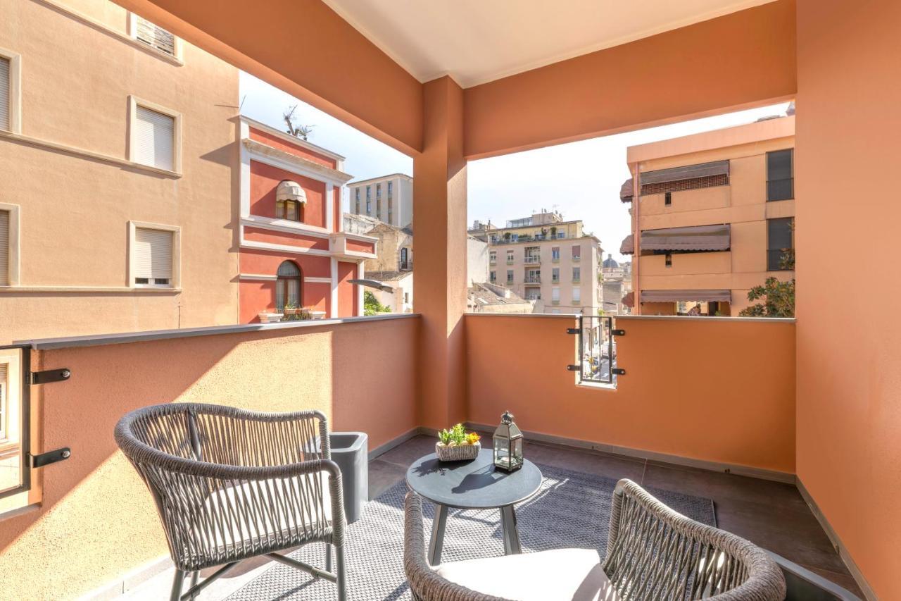 Vittoria'S Luxury Apartment Cagliari Exterior photo
